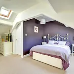 4 Bed In Oc-w125 Whitby