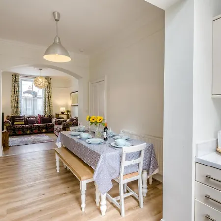 بيت للعطل 4 Bed In Oc-w125 *
