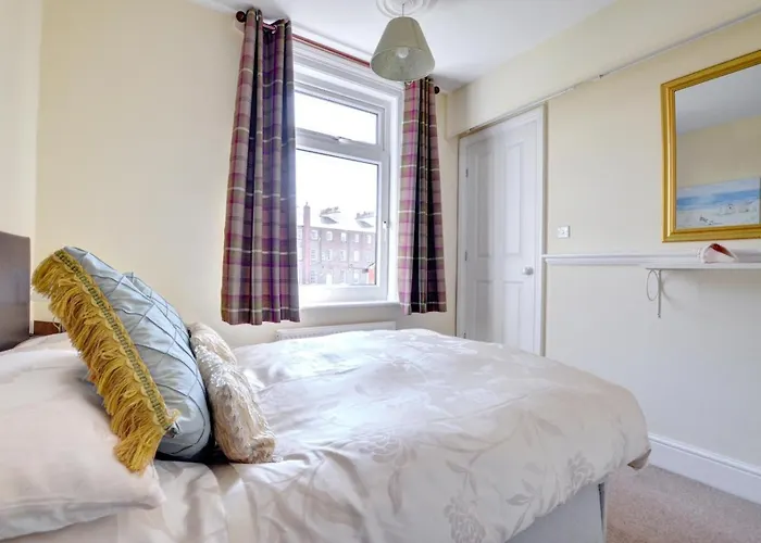 4 Bed In Oc-w125 * Whitby