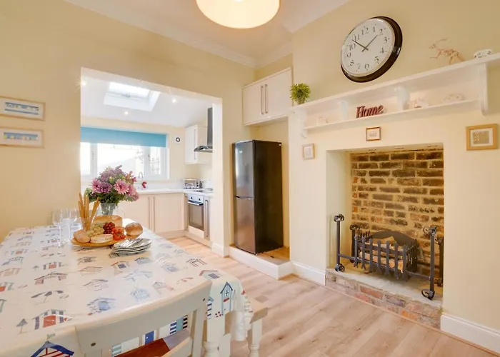 4 Bed In Oc-w125 Whitby