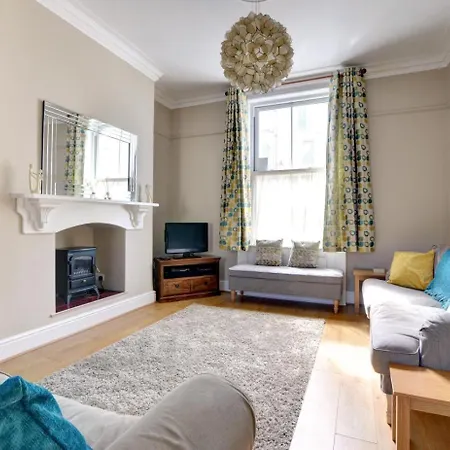 Holiday home 4 Bed In Oc-w125 *